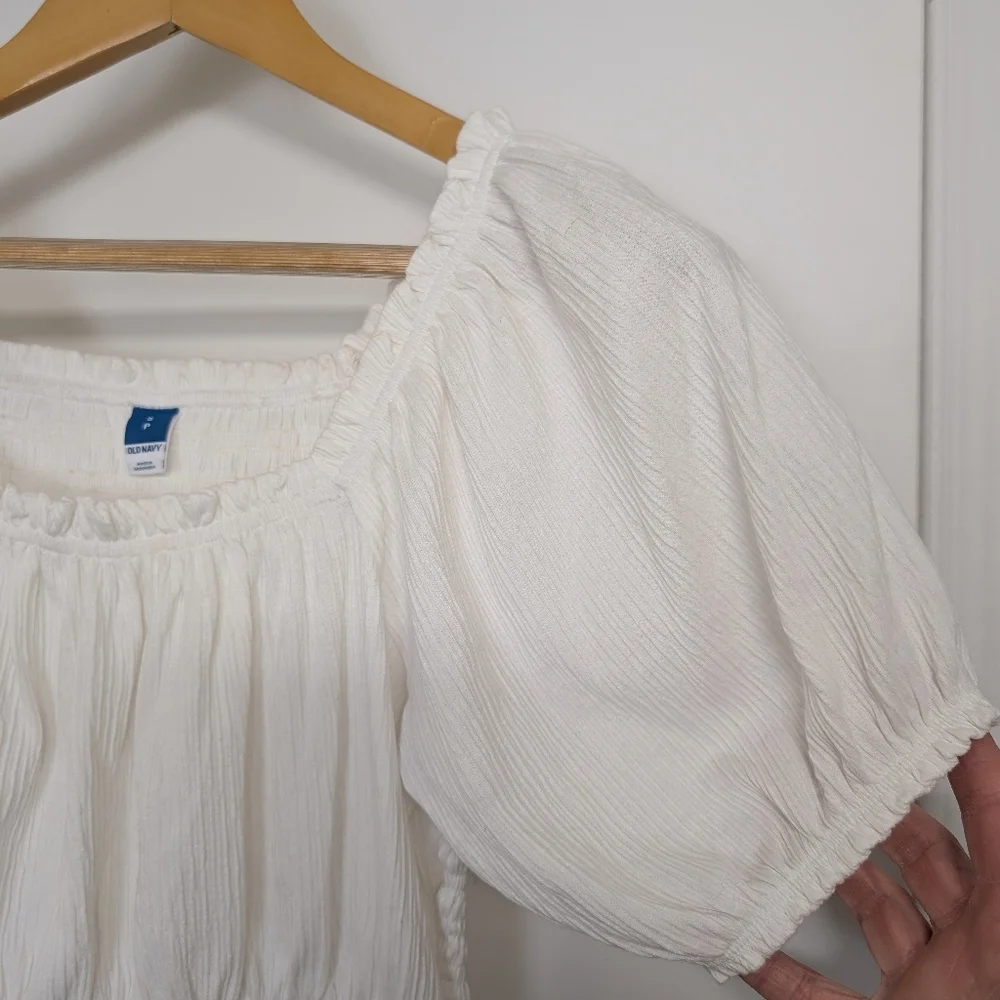 OLD NAVY PUFF SLEEVES SMOCKED BABY DOLL BLOUSE SIZE SMALL - Picture 3 of 5